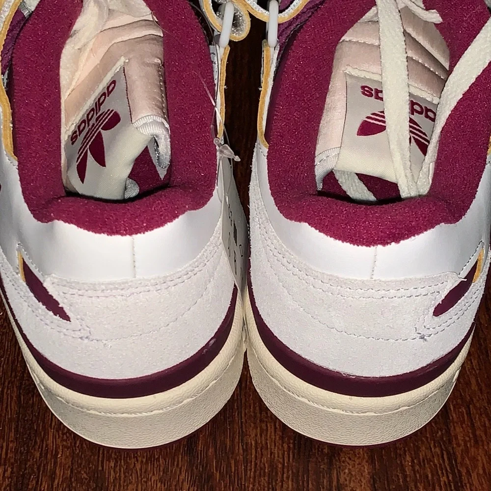Adidas size 10 Forum 84 low